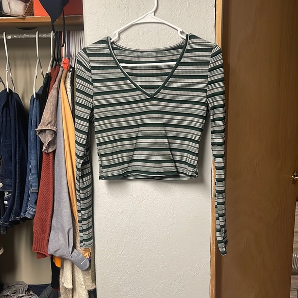 Striped cropped long sleeve - Picture 1 of 2